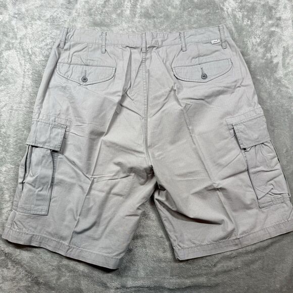 Levi’s Cargo Shorts Men’s 38 Gray Solid Canvas Pockets Hiking Casual Cotton - Picture 2 of 7